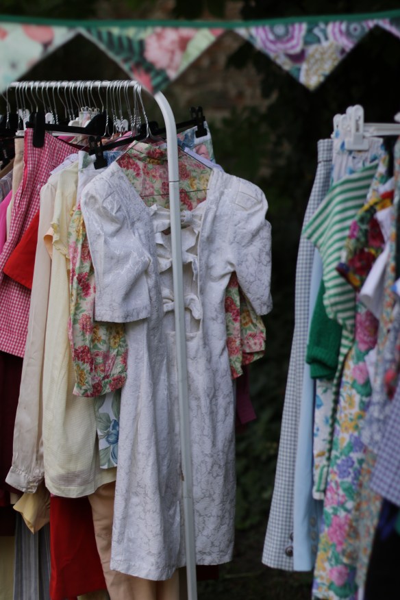 vêtements-vintage-baraque-a-fripes